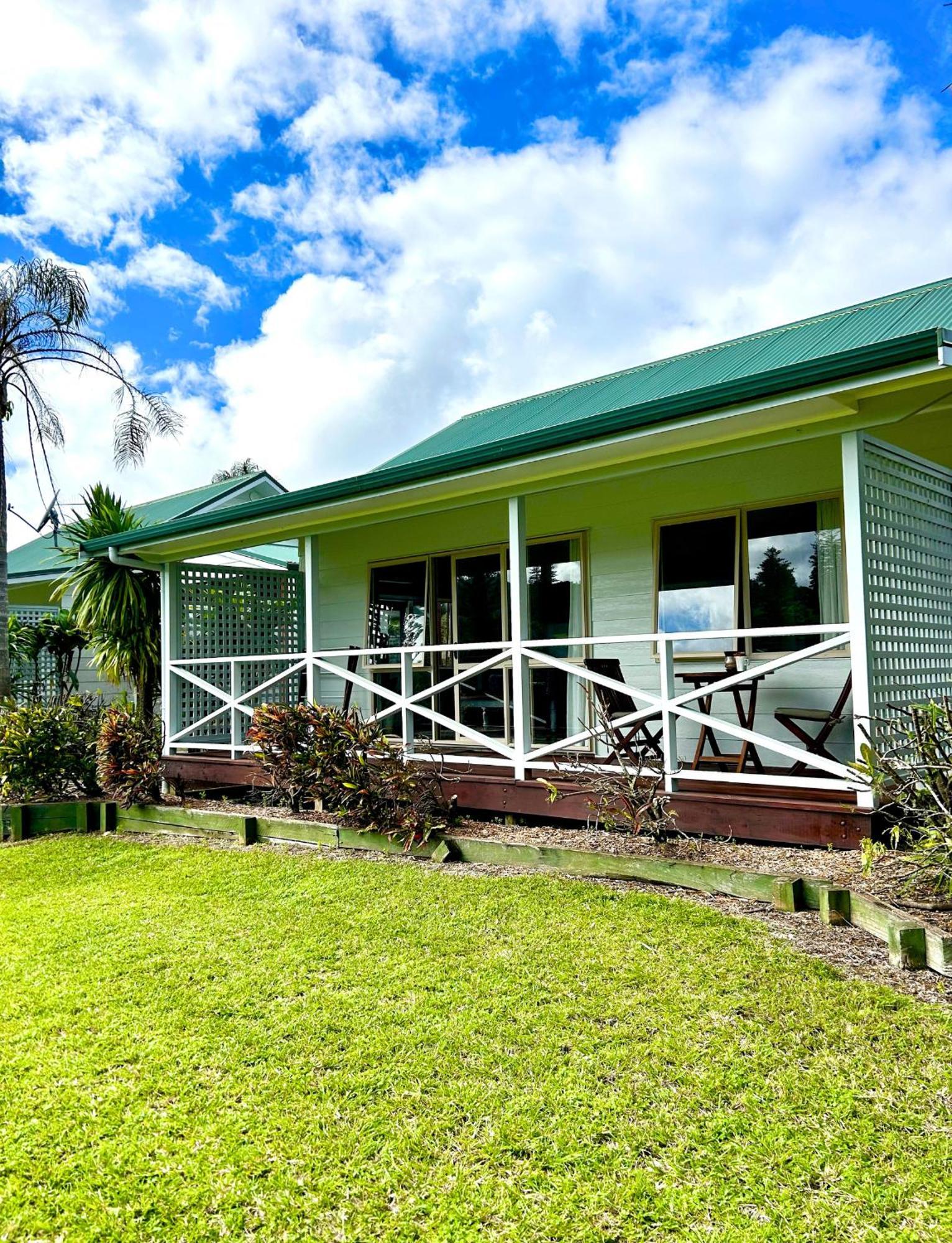 Poinciana Cottages Burnt Pine Exterior foto