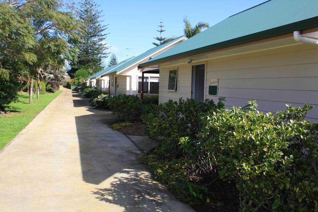 Poinciana Cottages Burnt Pine Exterior foto